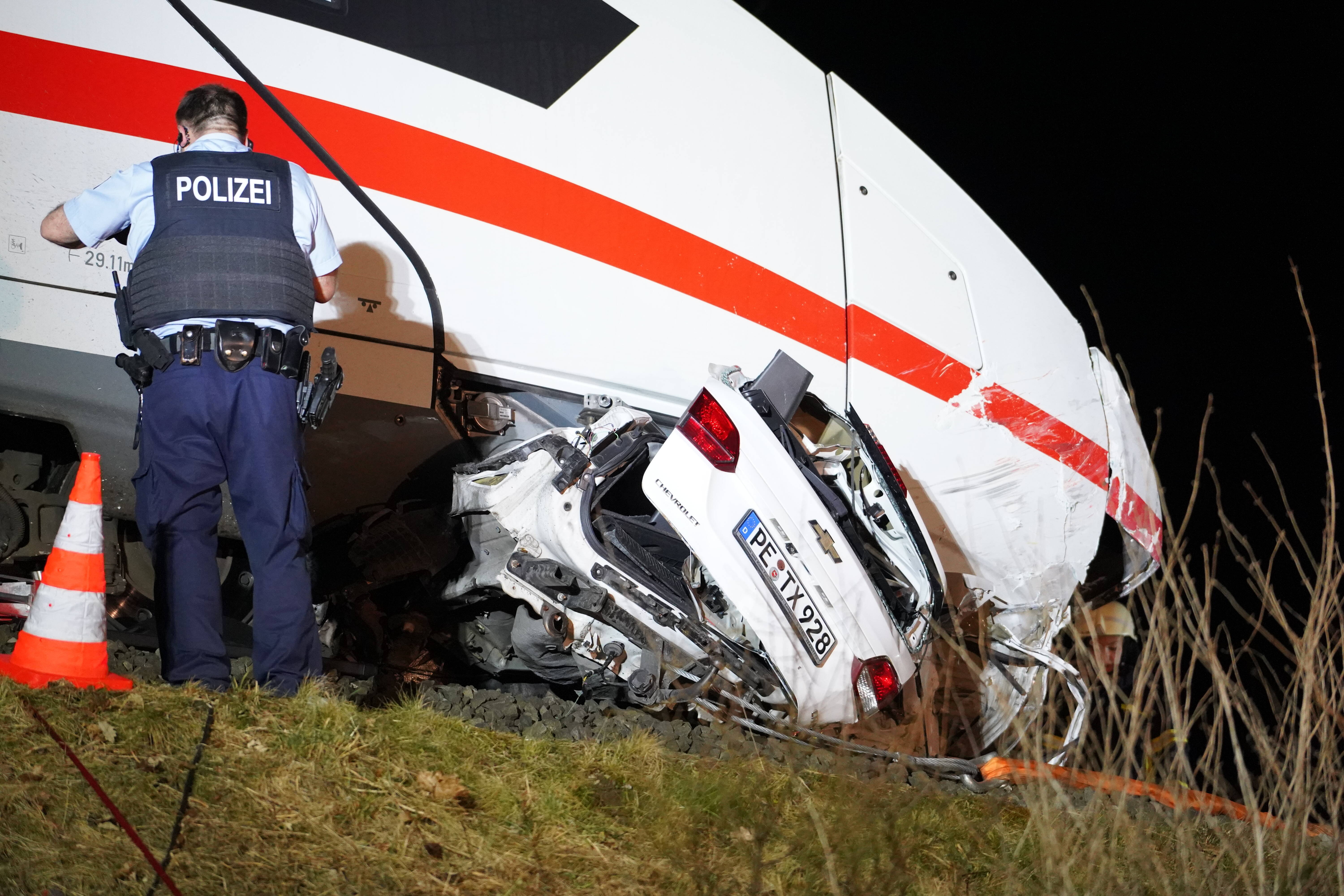 Schweres Zugunglück mit ICE - Mann stirbt bei tragischem Bahnunglück!