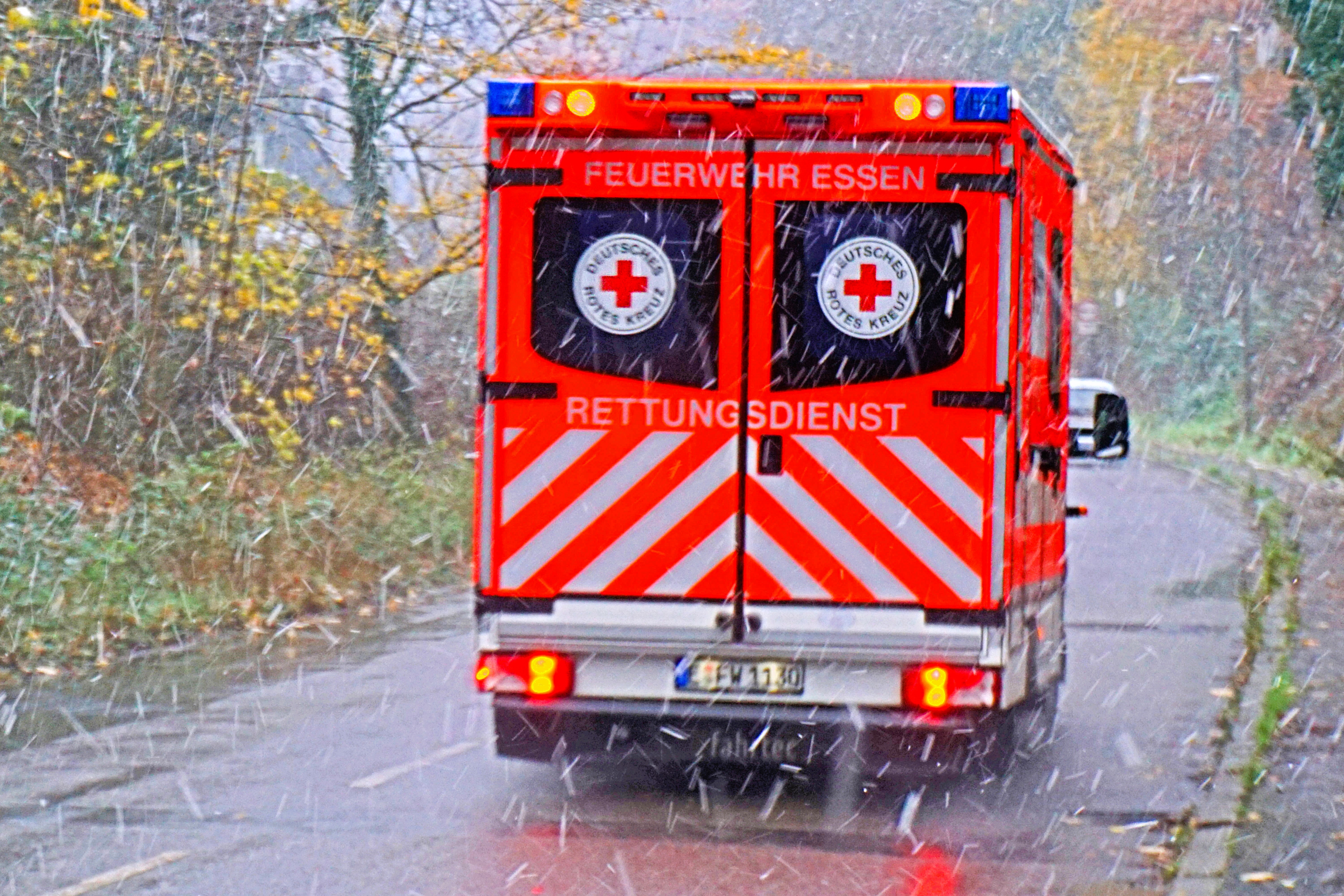 Schrecklicher Unfall nach Faschingsfest - Busfahrer zwischen 2 Bussen eingeklemmt - Er hatte keine Überlebenschance!