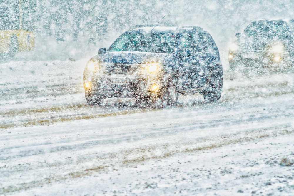 Chaos auf der Autobahn wegen heftiger Schneefälle - auch Schnellstraßen betroffen!