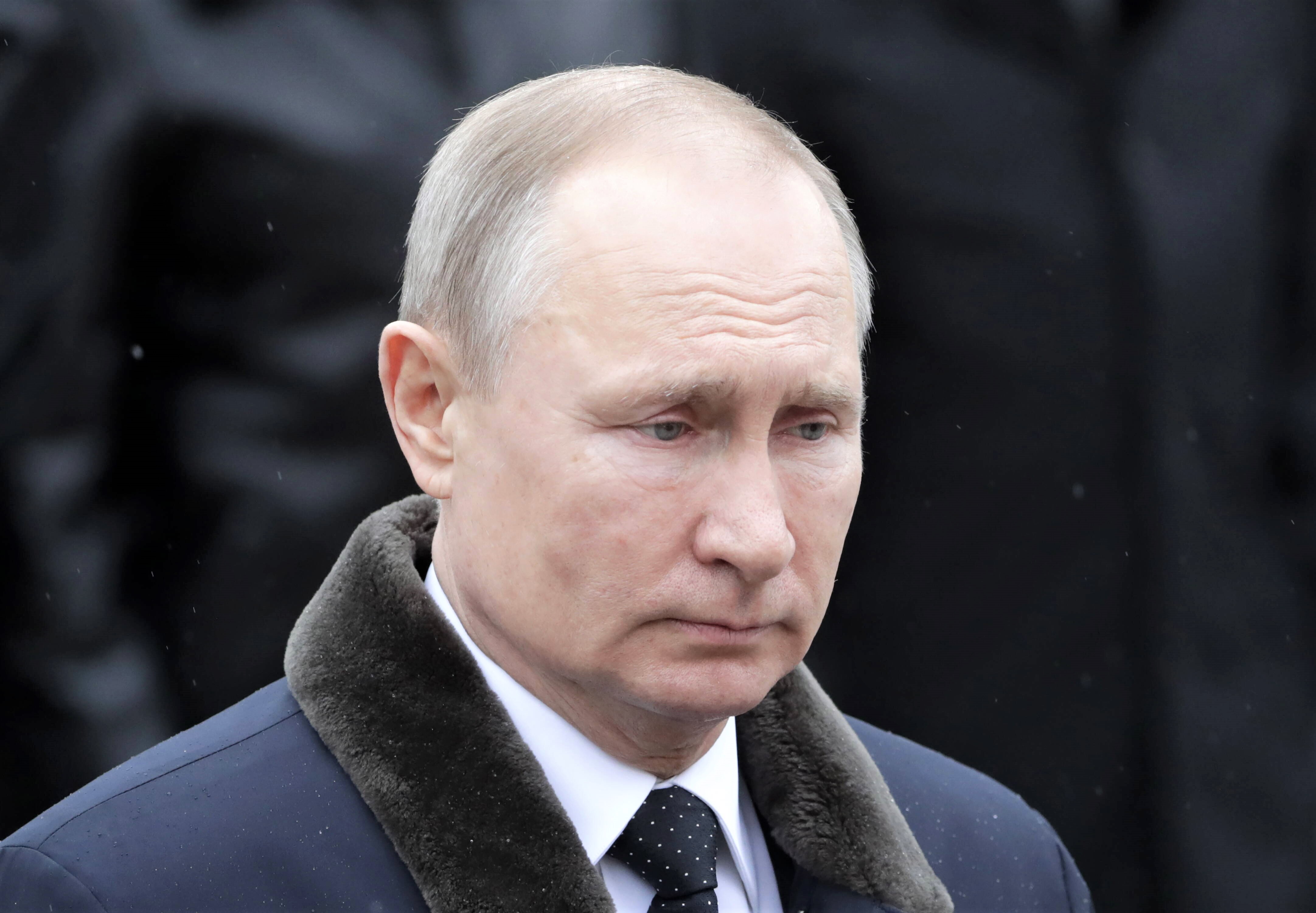 Mehrere Ärzte bei Putin im Kreml! Gesundheitszustand von Putin wohl bedenklich!