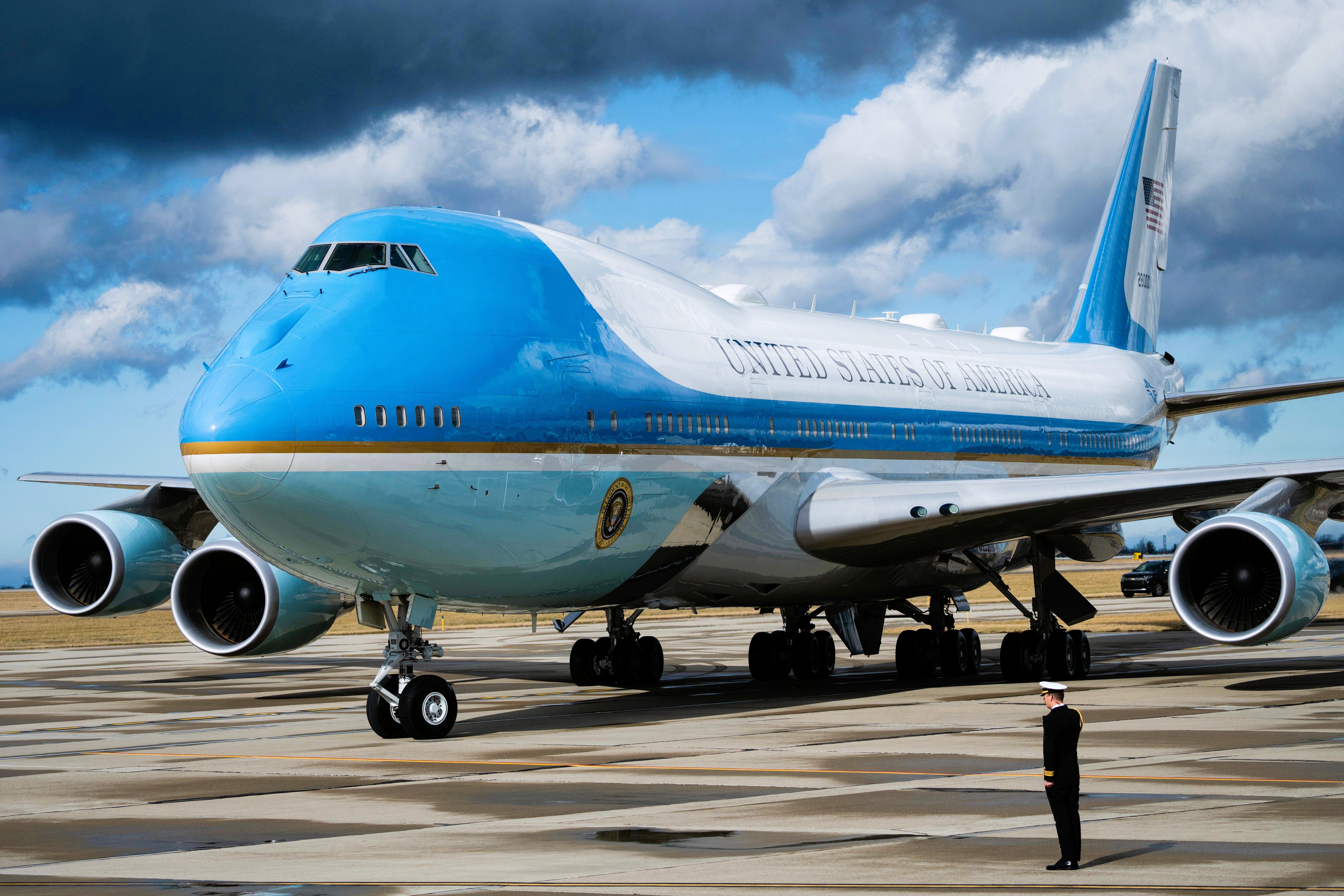 EILMELDUNG🔥- Air Force One landete plötzlich in Nürnberg! War es eine Notlandung?