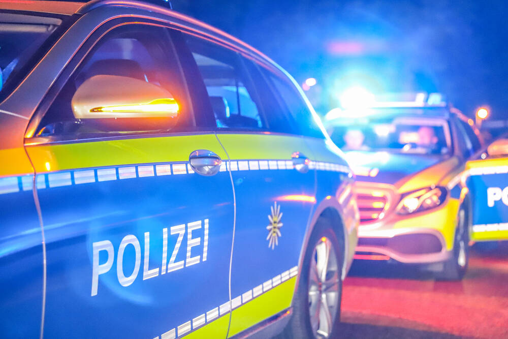 Schüsse in Berlin - Mann schießt von Balkon auf Nachbarin! SEK stürmt Wohnung des Täters!