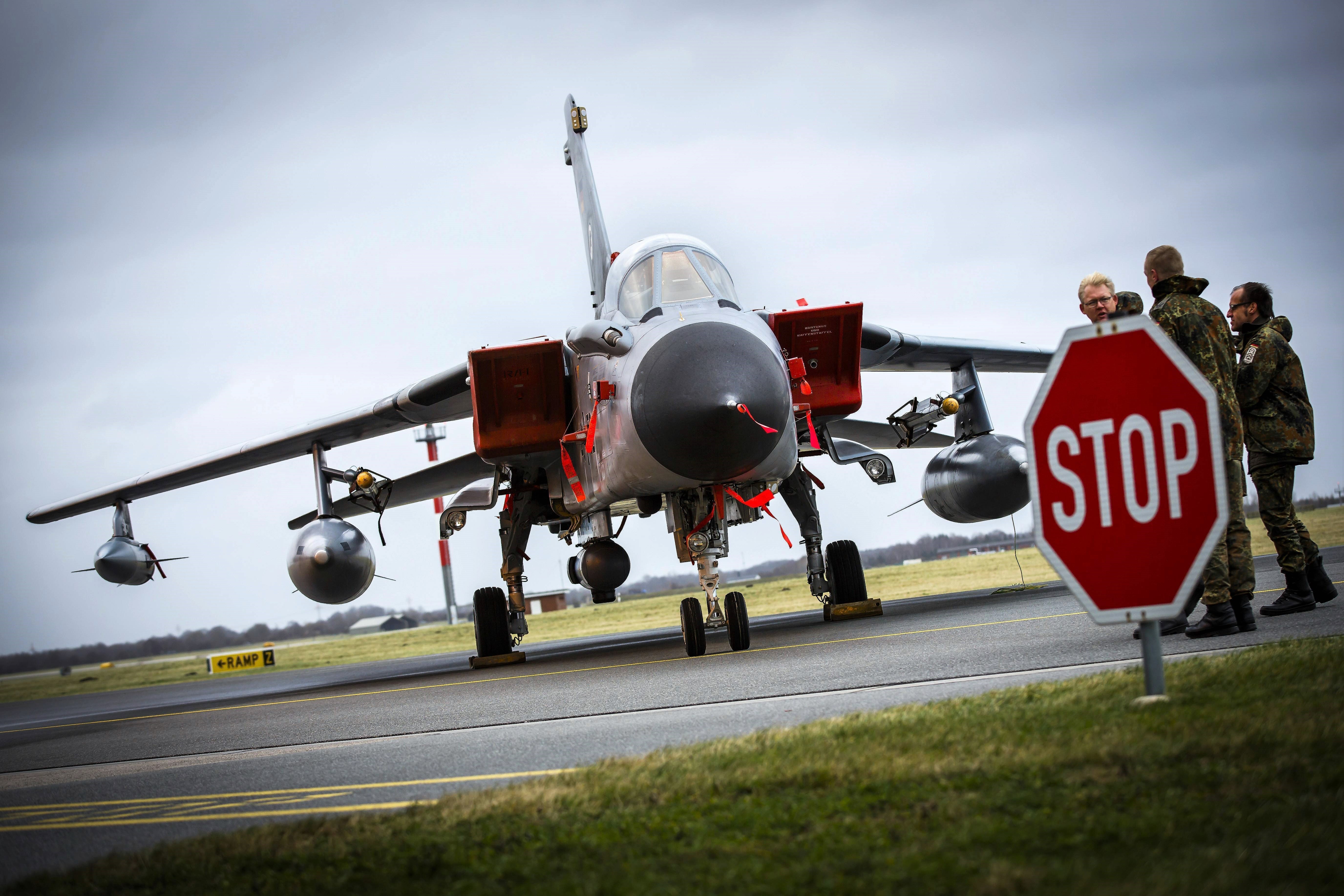 Kampfjets über Köln! Bürger geschockt - Wieso waren Eurofighter und Tornados unterwegs?
