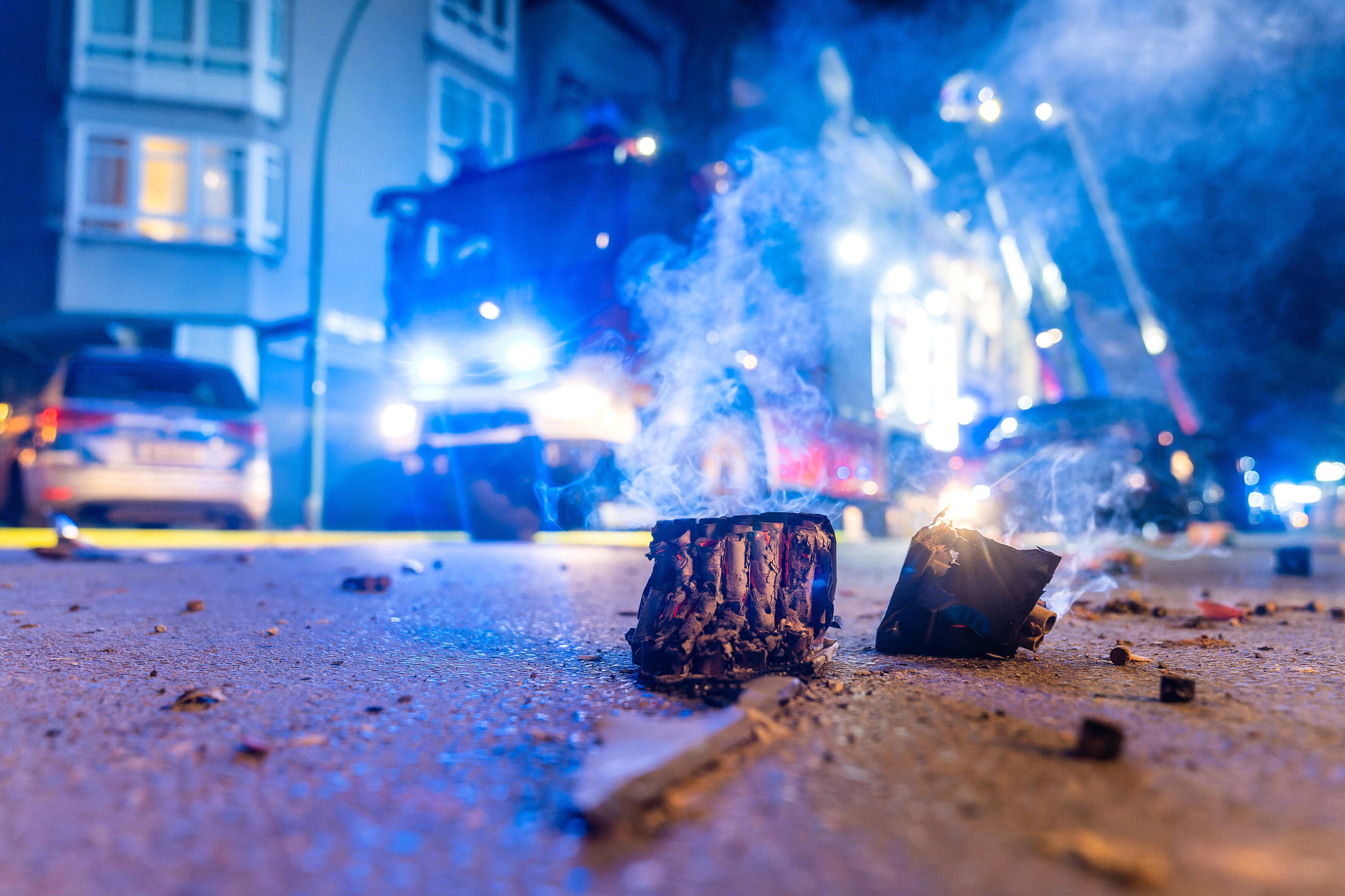 Explosion in Wohnhaus! Feuerwehr entdeckt Leiche auf Dachboden! Was ist geschehen?